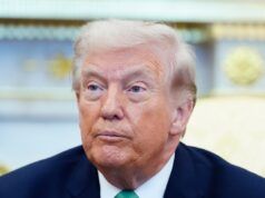 Donald Trump attacca i democratici per il pasticcio in aeroporto: “Colpa totale”