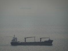 La scadenza di Trump sullo Stretto di Hormuz arriva mentre l’Iran promette di reagire