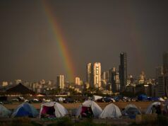 Aggiornamento in tempo reale: Trump afferma che gli Stati Uniti potrebbero prendere il petrolio iraniano nel rapporto sulle operazioni di terra