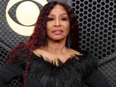 Chaka Khan afferma che le pop star moderne che usano i loro “glutei” e “parti del corpo” sul palco stanno “compensando ciò che non hanno”