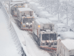 Fino a 18 pollici di neve forte, allarme per infortuni: “pericoloso”