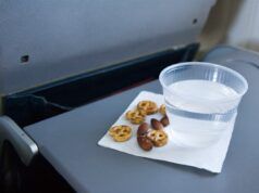 La colazione di una donna su un volo Delta suscita indignazione per ciò che c’è dentro