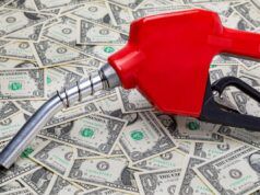 I prezzi della benzina hanno raggiunto solo gli 8 dollari nelle principali città degli Stati Uniti: un autista condivide il video