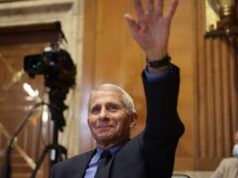 Gli americani si fidano di Fauci rispetto a RFK Jr. e degli scienziati in carriera rispetto ai funzionari di Trump