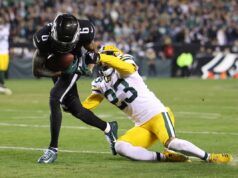 La stella da 84 milioni di dollari è costretta a pagare una parte significativa dello stipendio degli Eagles