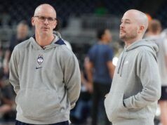 Luke Murray dell’UConn rimarrà con la squadra per March Madness dopo l’assunzione al Boston College?