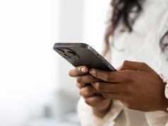 La generazione Z sta diventando infelice e la colpa potrebbe essere di una fonte