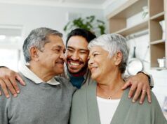 Persone scioccate dalla realtà “brutale” dei genitori anziani: “li porta via”