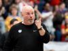 L’allenatore di basket in ascesa rifiuta il programma ACC