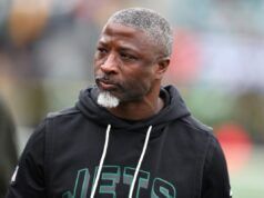 Aaron Glenn dei Jets dichiara di sorprendere Geno Smith tra le voci su Ty Simpson