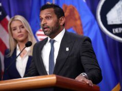 Kash Patel e Pam Bondi affrontano cause legali da parte di ex agenti dell’FBI