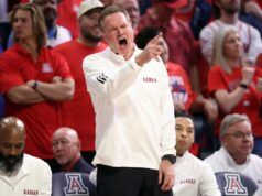 Bill Self si fa onesto riguardo al Kansas e Darrin Peterson nello scoppio dell’Arizona