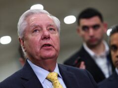 Lindsay Graham in vacanza a Disney World ha sollevato le sopracciglia