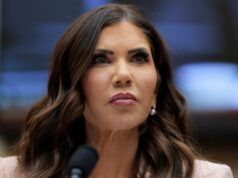 Christie Noem spende $ 20.000 per il noleggio di cavalli: elenco delle spese pubblicitarie note