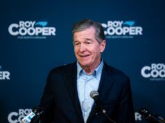 Roy Cooper ha un ampio vantaggio iniziale su Whatley nella corsa al Senato NC