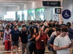 I passeggeri esortano gli agenti della TSA a “si prega di essere rispettosi” durante la chiusura