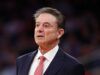 Rick Pitino esprime molto chiaramente la sua opinione su Darin Peterson del Kansas