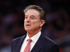 Rick Pitino esprime molto chiaramente la sua opinione su Darin Peterson del Kansas