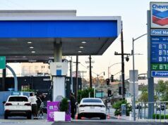 Come trovare benzina a buon mercato mentre i prezzi continuano a salire negli Stati Uniti