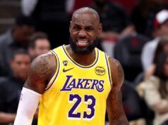 LeBron James dei Lakers affronta l’infortunio dopo un duro fallo contro i Rockets