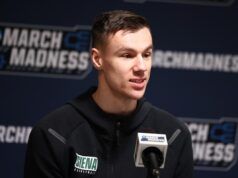 La stella del torneo NCAA è entrata nel portale trasferimenti pochi giorni dopo la partenza dell’allenatore