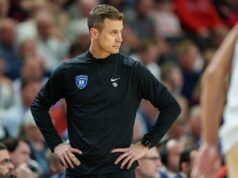 John Scheer reagisce dopo che Siena ha spaventato Duke Madness all’inizio di marzo