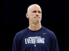 Dan Hurley dell’UConn risponde dopo che Mick Cronin dell’UCLA ha criticato i critici