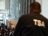 La TSA viene pagata adesso? Cosa sapere sui ritardi aeroportuali – Vita da Hollywood