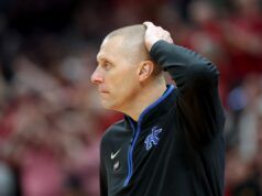 Mark Pope del Kentucky trova delle scuse dopo la storica sconfitta della NCAA