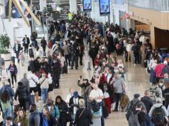 Trump valuta la Guardia Nazionale per gli aeroporti mentre continua la situazione di stallo del DHS