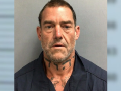 Accusato di aver crocifisso un prete chiede la pena di morte: “Sono stato io”