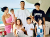 Cristiano Ronaldo festeggia la festa del papà su uno yacht