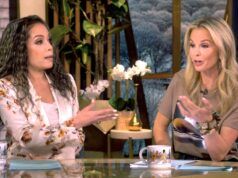 Il pubblico di “The View” sussulta mentre Sunny Hostin esorta Elizabeth Hasselbeck a votare per Donald Trump
