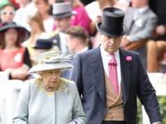 La regina Elisabetta “non credeva” che Andrew Epstein fosse trattato “ingiustamente”