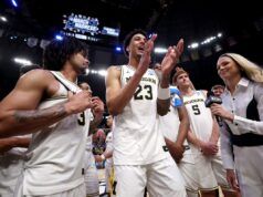 Le stelle del Michigan sostituiscono dopo aver sconfitto St. Louis