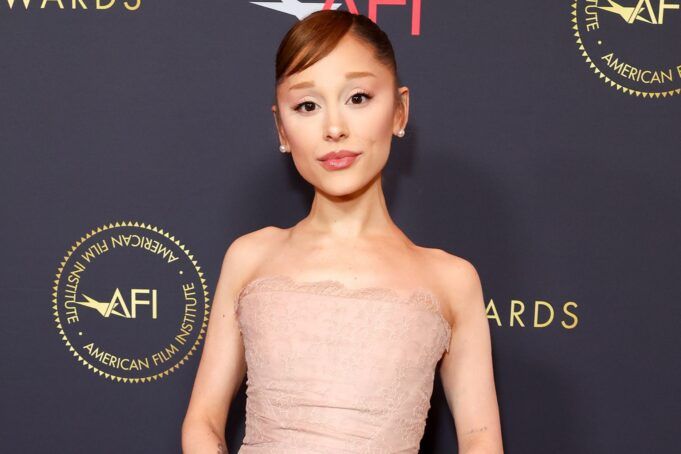 ariana-grande-afi-010926-5d333c4255614eb9bc24c35a882ddd9e.jpg