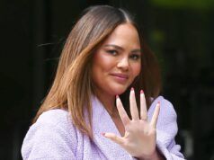 Il taglio di capelli smussato di Chrissy Teigen ispirerà il tuo look primaverile