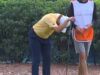 Golf News 2026, Collin Morikawa si ritira dai giocatori con un infortunio alla schiena dopo la buca, video
