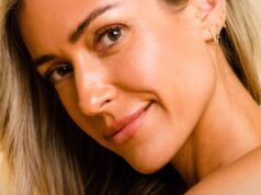 Christine Cavallari Siero rimpolpante per la pelle di bellezza non comune