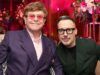 Il marito di Elton John, David Furnish, ha fornito un aggiornamento sulla salute del cantante