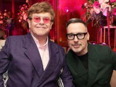 Il marito di Elton John, David Furnish, ha fornito un aggiornamento sulla salute del cantante