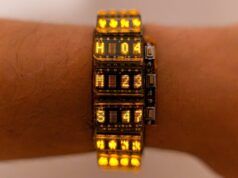 Orologio cyberpunk fai da te con display avvolgente