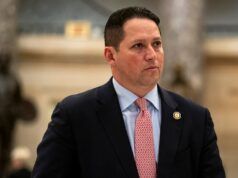 Il deputato del Texas Tony Gonzales ha ammesso di avere una relazione, definendola un “errore” e un “errore di giudizio”