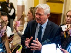 I repubblicani al Senato stanno lavorando a un disegno di legge riservato al GOP per finanziare il DHS durante il mandato di Trump.