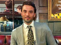 La star britannica dei reality Jordan Wright è stata trovata morta nel canale di drenaggio della Thailandia all’età di 33 anni