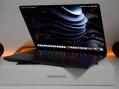 Primo sguardo al MacBook Pro M5 Max: il PC desktop è spento