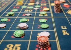 L’ex ambasciatore dominicano affronta una causa sui marchi a Sint Maarten