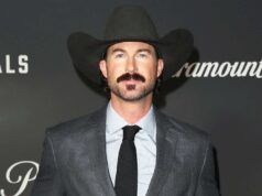 Il cantante country ha ricevuto 5 punti di sutura dopo che il tifoso aveva lanciato il telefono