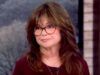Valerie Bertinelli censurata per aver lasciato cadere la parola F dal vivo su “The View”