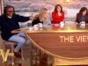 Whoopi Goldberg annuncia “Ho gas” agli ignari spettatori di “View”.